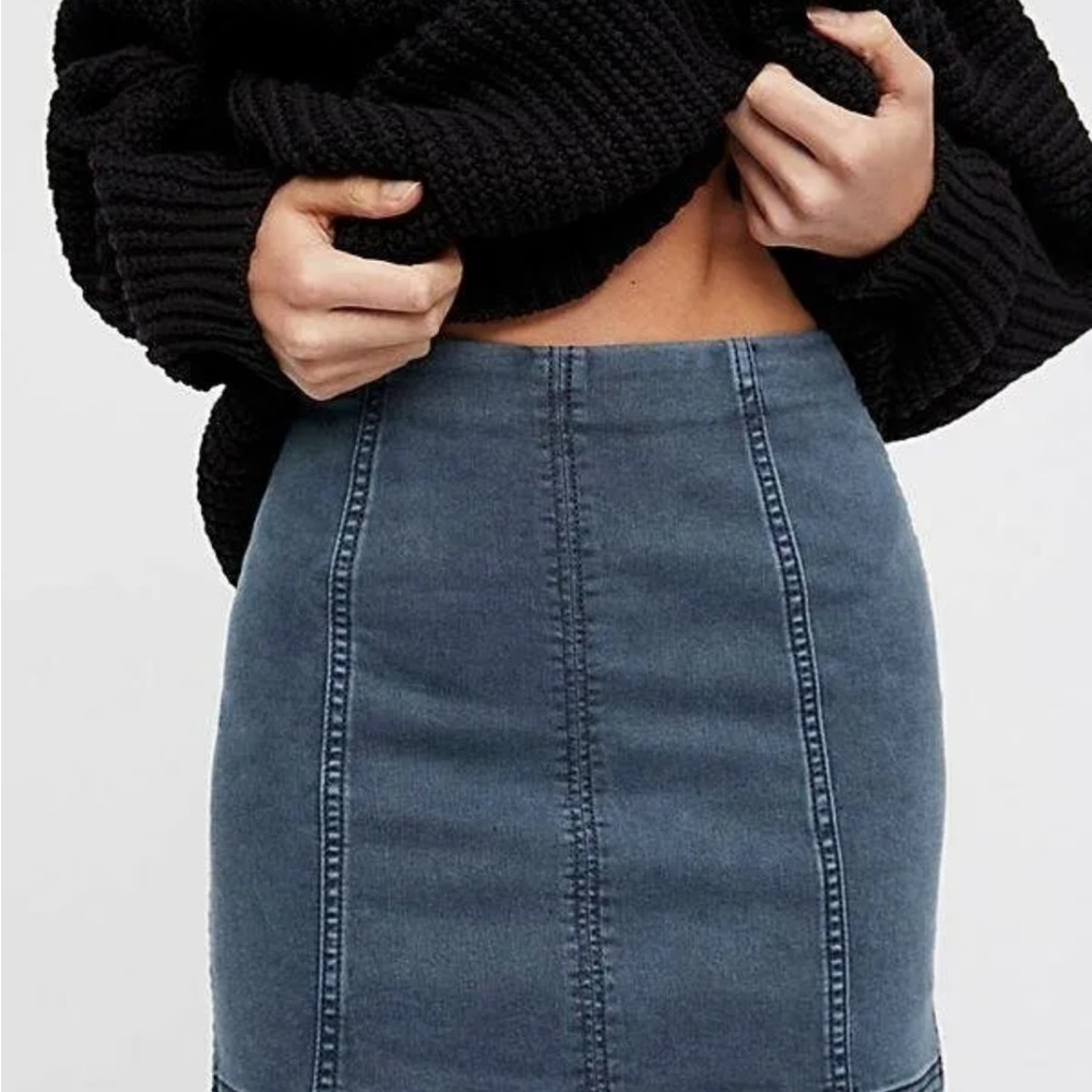 Free People stretchy dark blue denim mini paneled zipper skirt